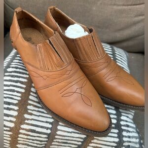 Mattise Roscoe Ankle Booties
